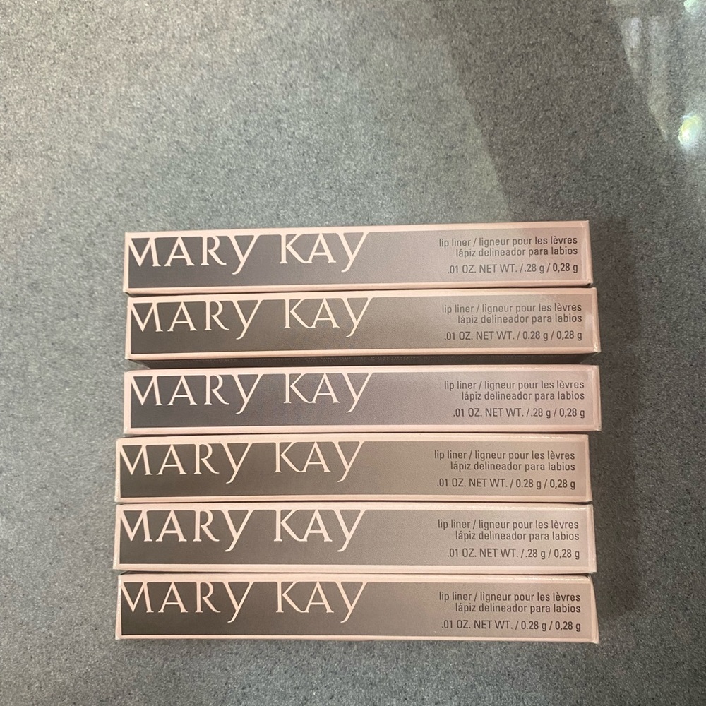 Light Nude Lip Liner Mary Kay